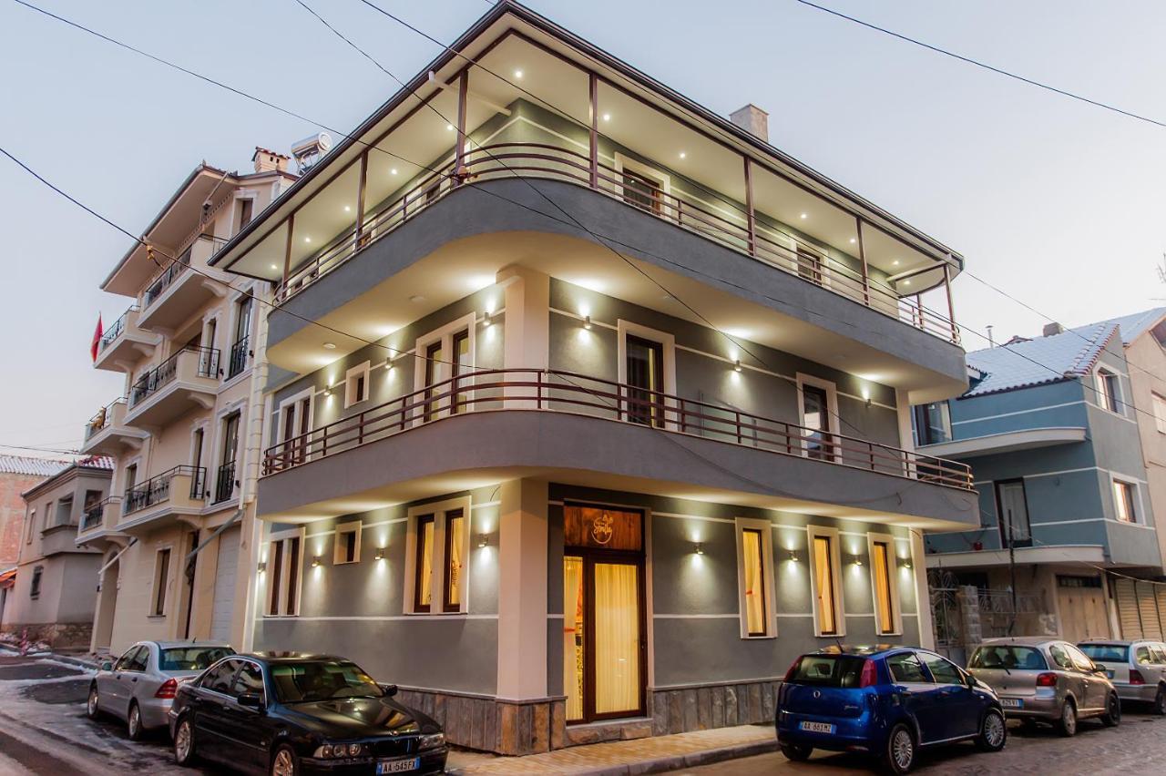 Korcasmilehotel Zewnętrze zdjęcie