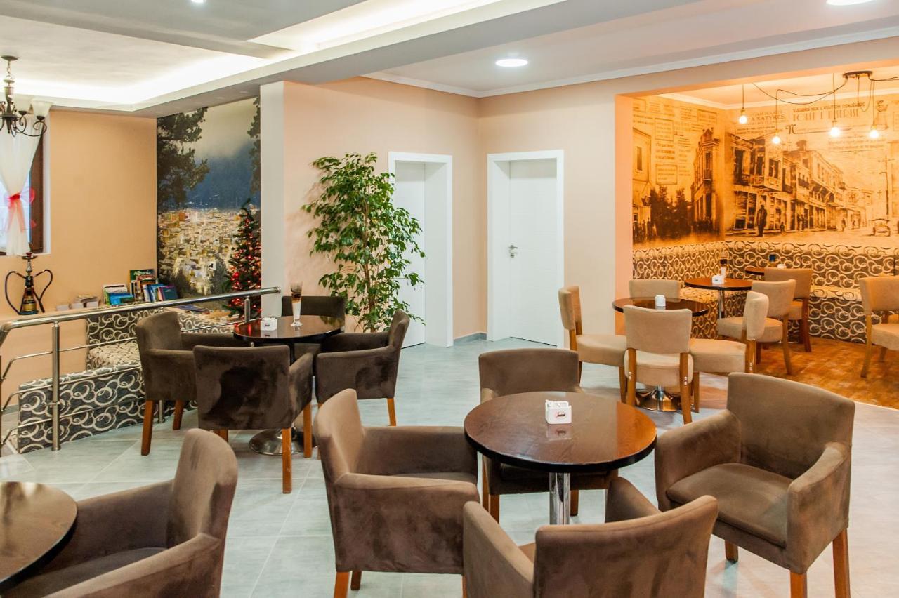 Korcasmilehotel Zewnętrze zdjęcie