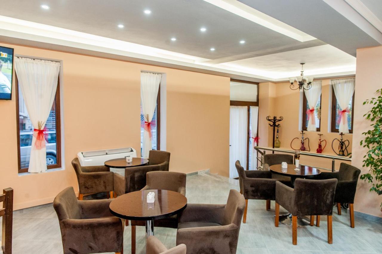 Korcasmilehotel Zewnętrze zdjęcie