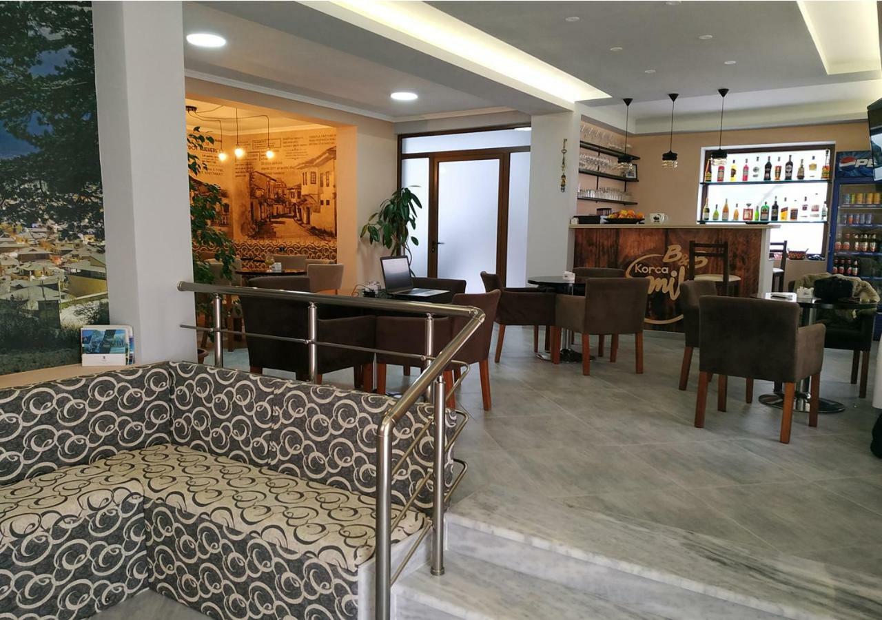Korcasmilehotel Zewnętrze zdjęcie